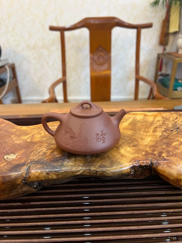 宜兴紫砂手工壶 原矿底槽清 子冶石瓢 浮雕精刻小桥流水人家