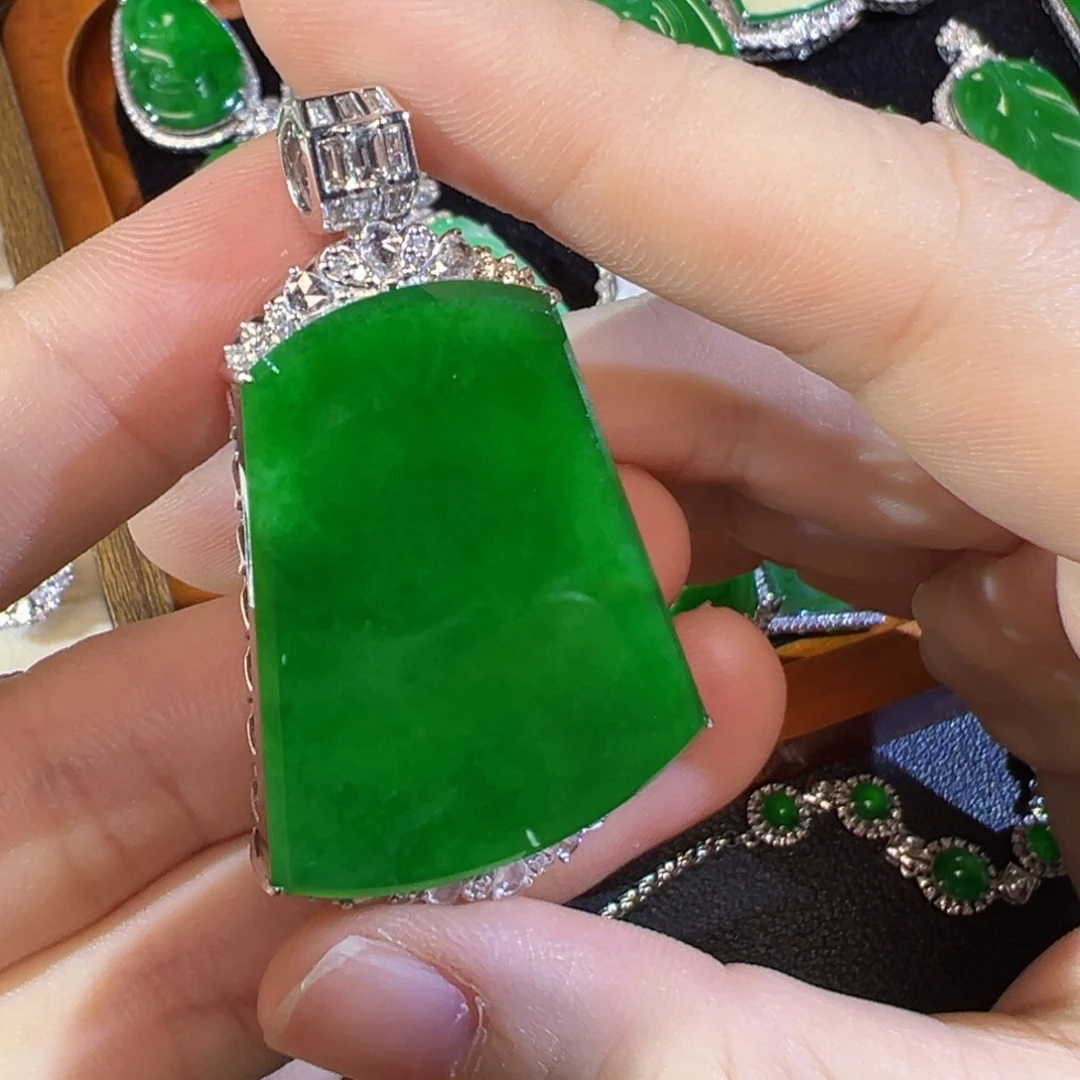 翡翠18K金镶嵌吊坠(不含链)