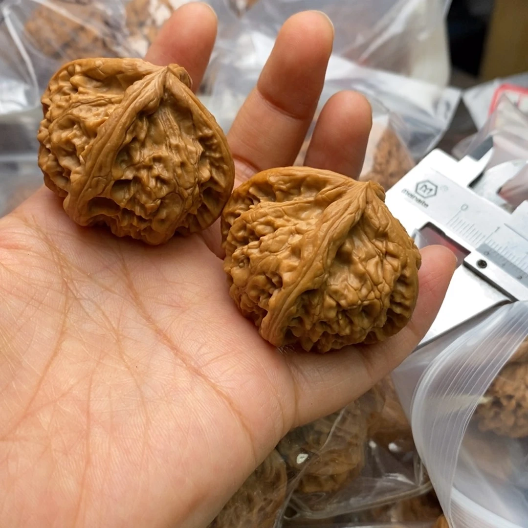 文玩核桃把件四棱