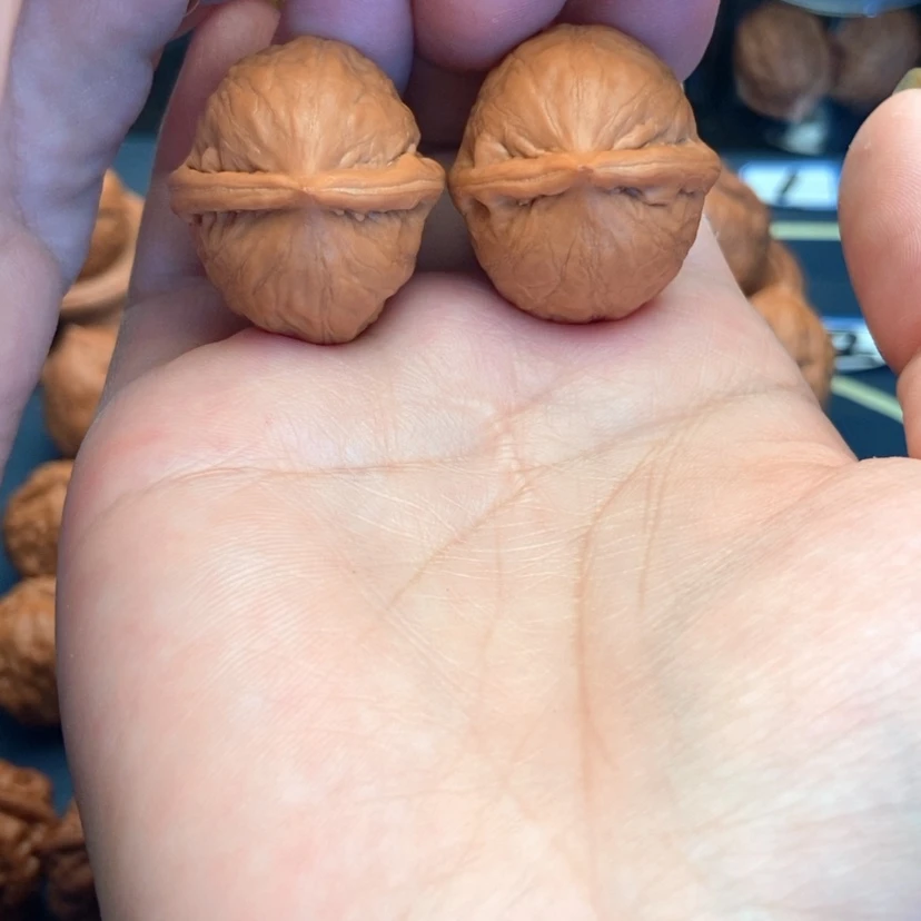 【闪购商品】文玩核桃吊坠小海豚