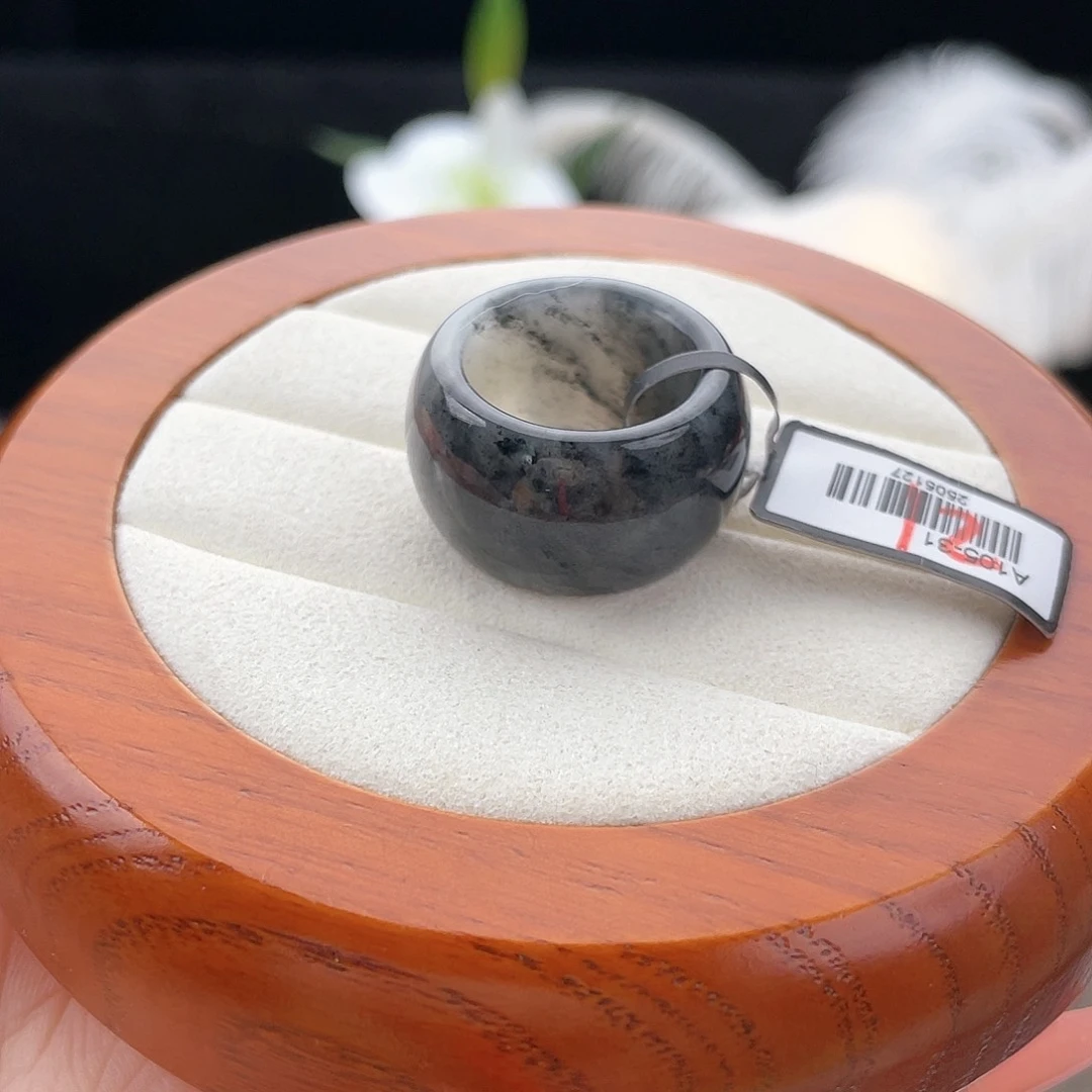 和田玉未镶嵌戒指l30。青花墩墩。17.8。不退换
