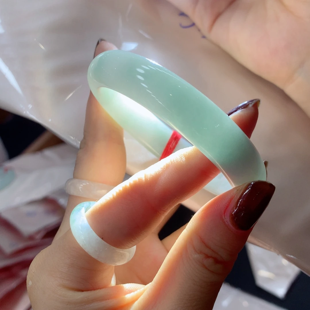 翡翠未镶嵌手镯买断