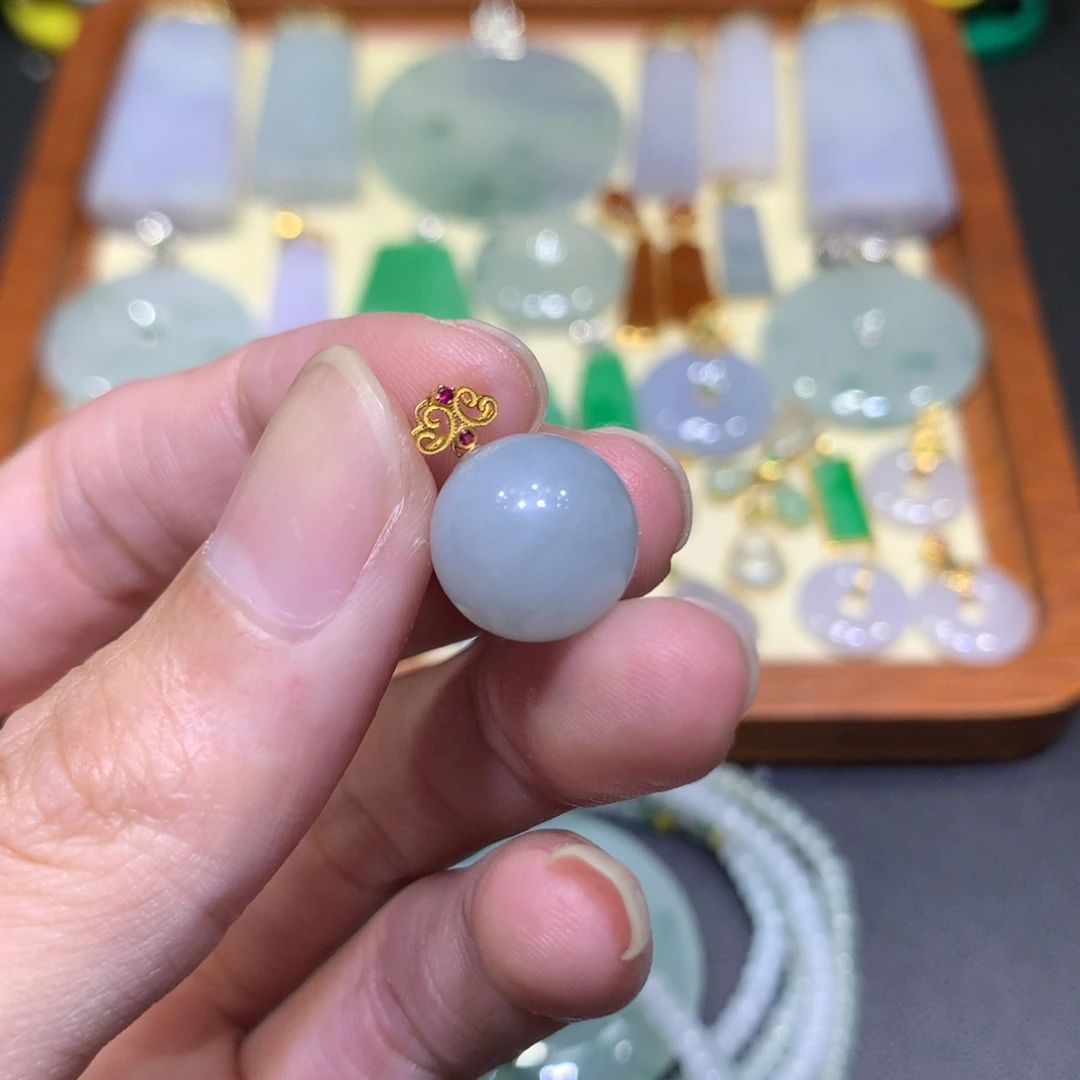 吊坠(不含链)18K金镶嵌翡翠