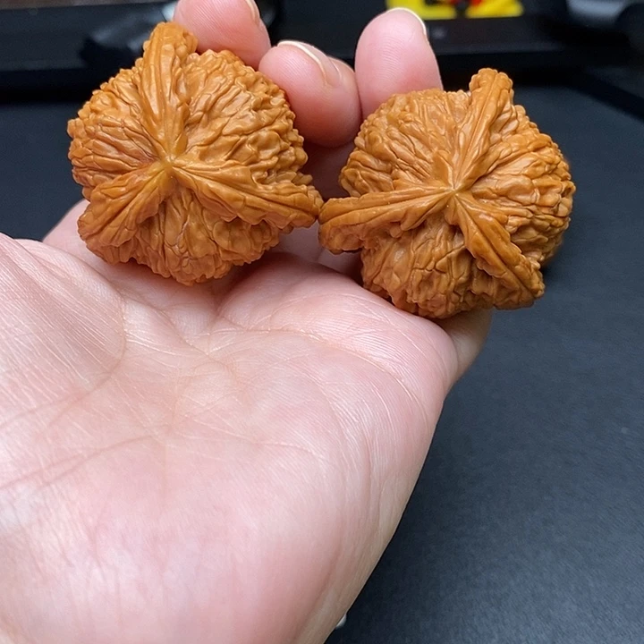 加***人文玩核桃把件白奔