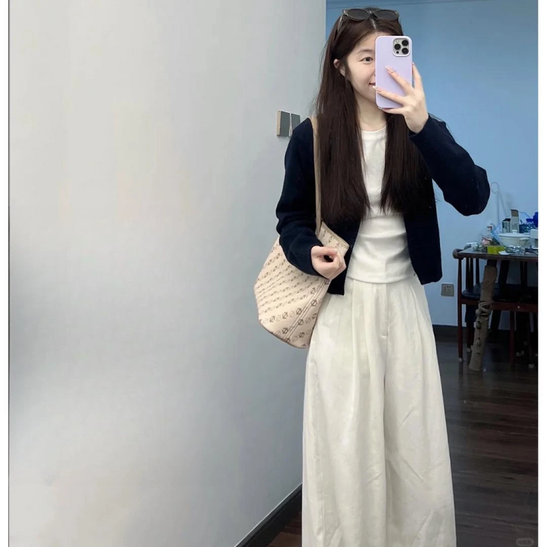 2025春季新款韩系穿搭慵懒风藏蓝色针织开衫搭配白色阔腿裤两件套