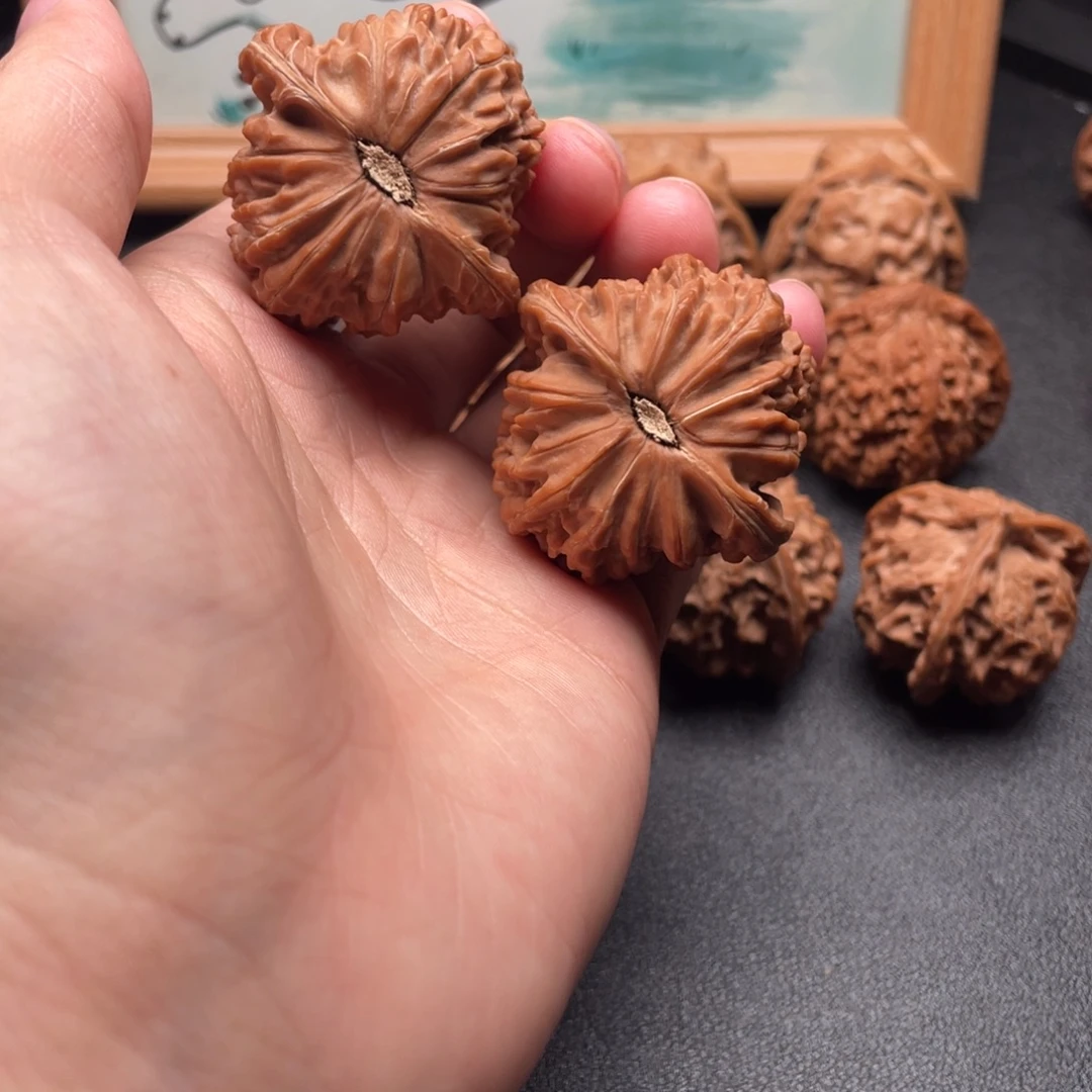 文玩核桃把件红皮蝴蝶磨