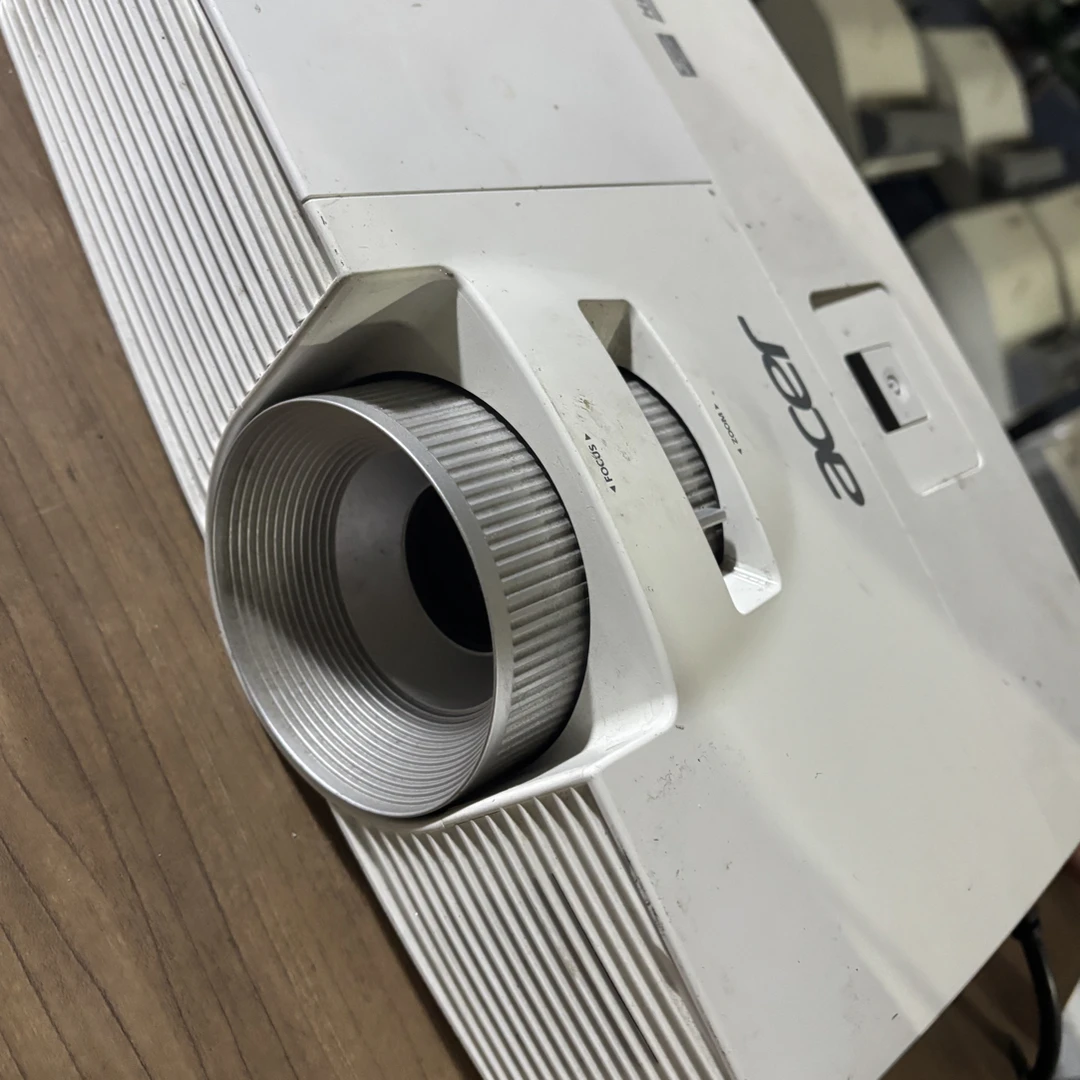 二手 宏基1280.800特价投影仪 运费自理