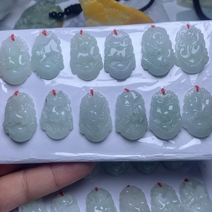 颈饰未镶嵌翡翠单*狗翡翠