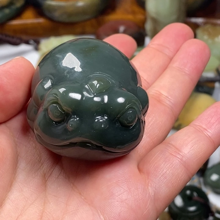 苹***派和田玉（糖玉）未镶嵌颈饰