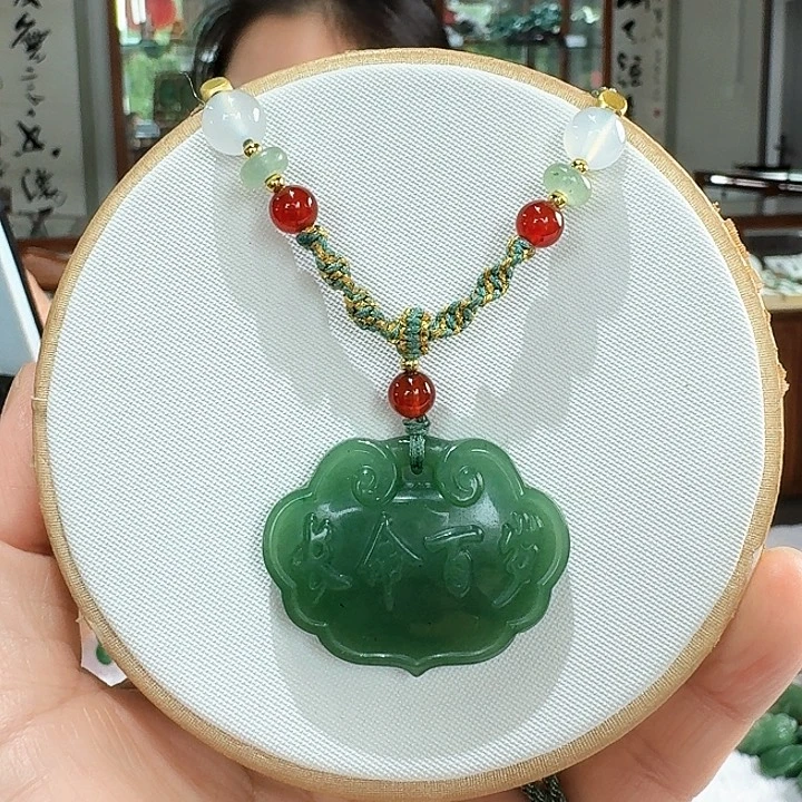 密玉（石英质玉）未镶嵌颈饰