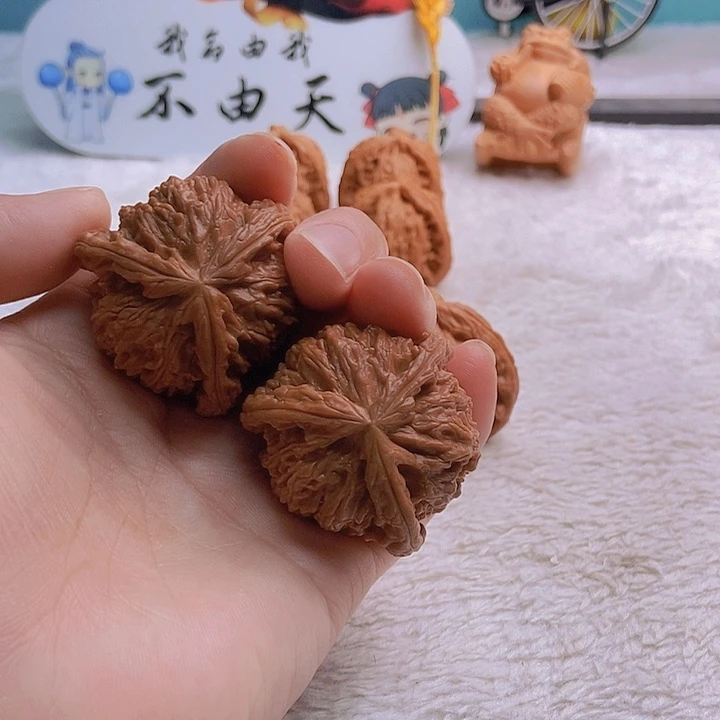 把件文玩核桃逍**在三棱