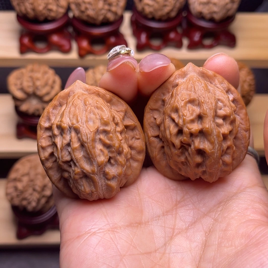 文玩核桃吊坠大红袍