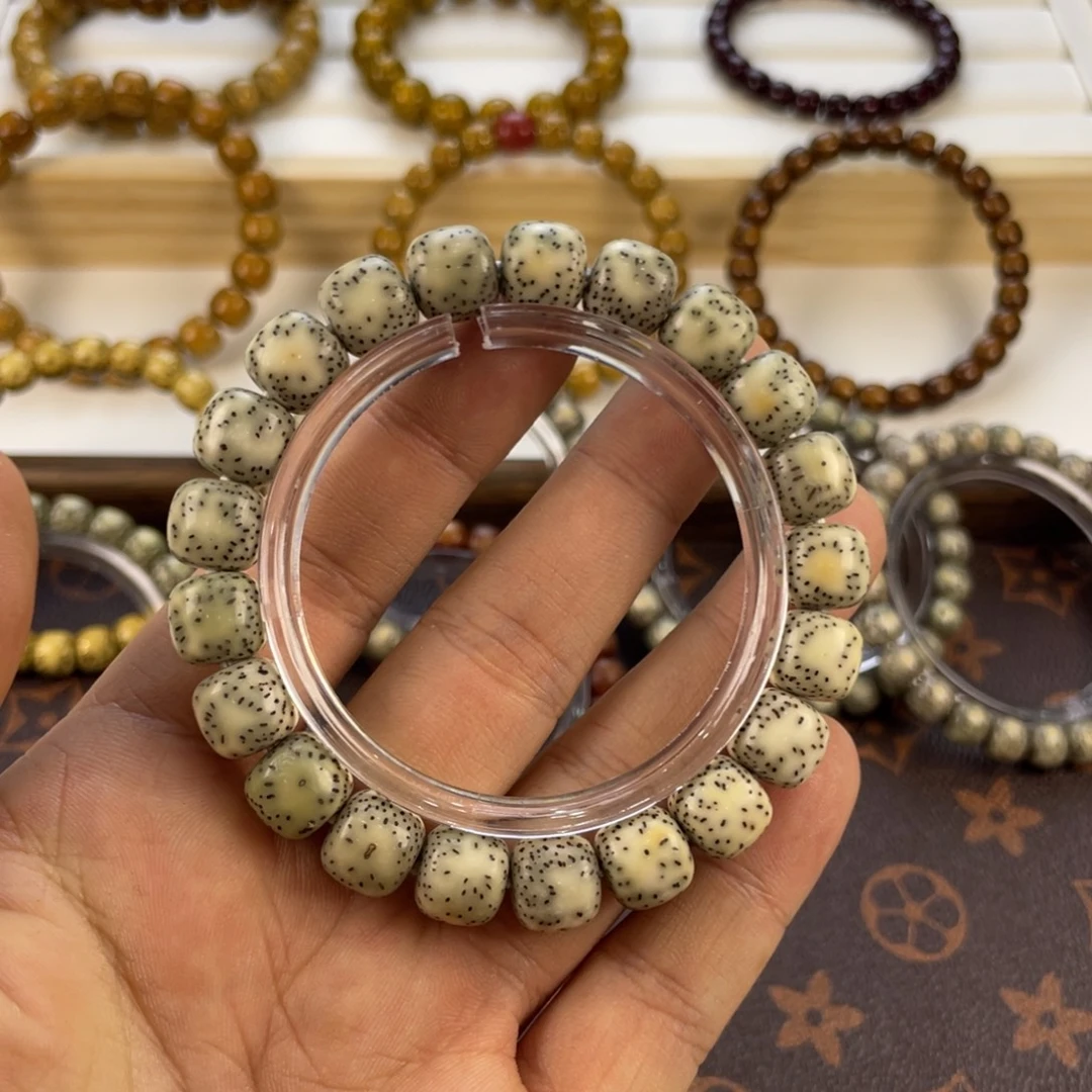 星月菩提手串石玉料留白星点