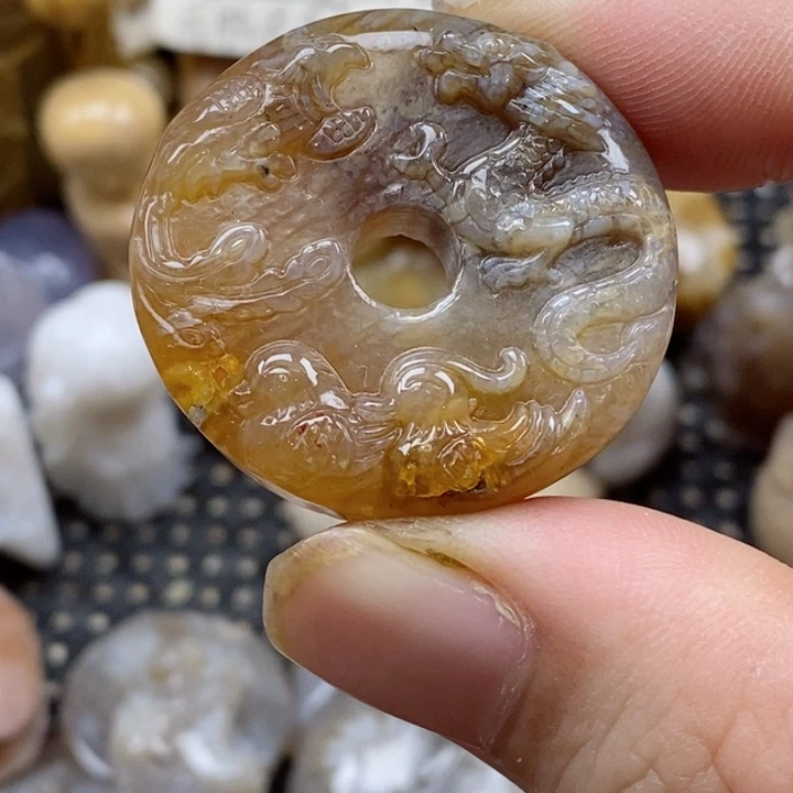 颈饰未镶嵌硅化珊瑚（珊瑚玉）有瑕 小