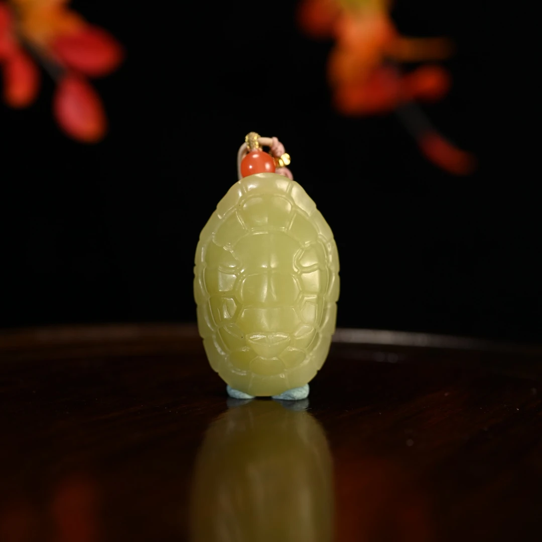 lot8803 2512060121和田玉黄玉龟甲挂件/保利