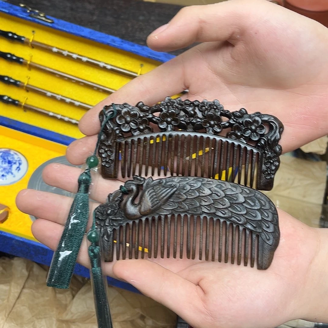 大叶紫檀（黑酸枝木类）