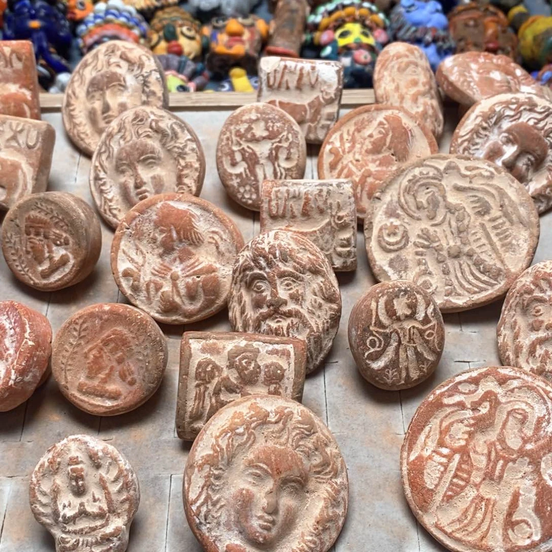 琉璃颈饰印度尼西亚牌子一个