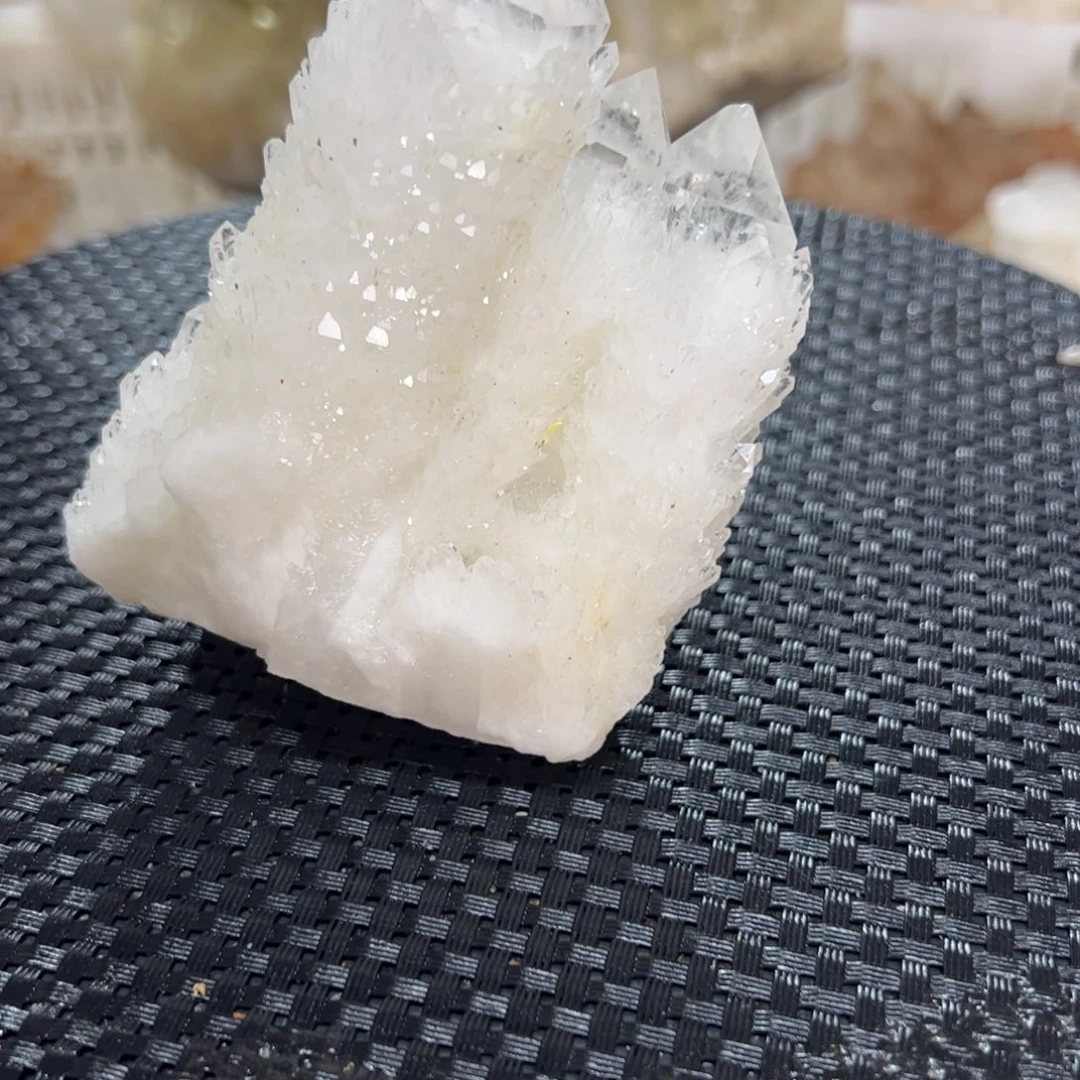 郑****水晶珠宝半成品未镶嵌