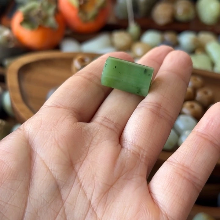 颈饰未镶嵌和田玉（糖玉）多*