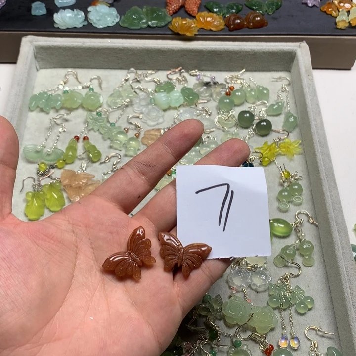 索***海合金蛇纹石玉耳钉