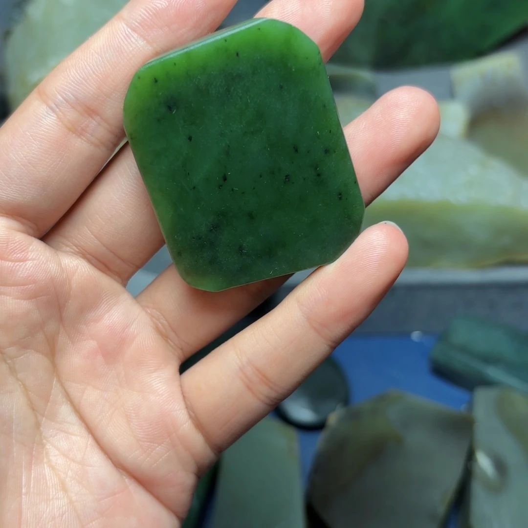 未镶嵌和田玉（糖玉）珠宝奇石