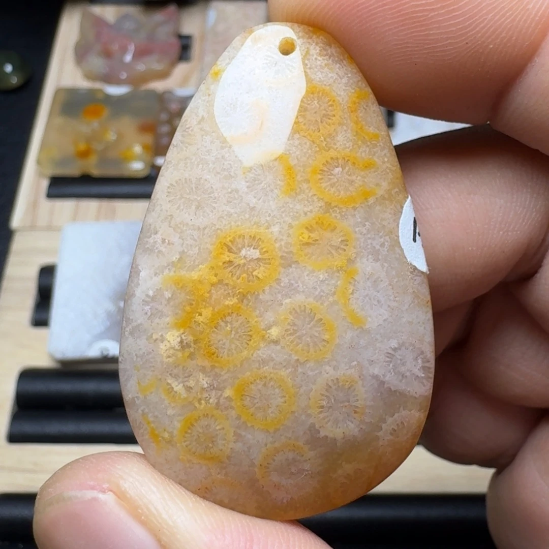硅化玉未镶嵌纯天然色有机玉石保真色