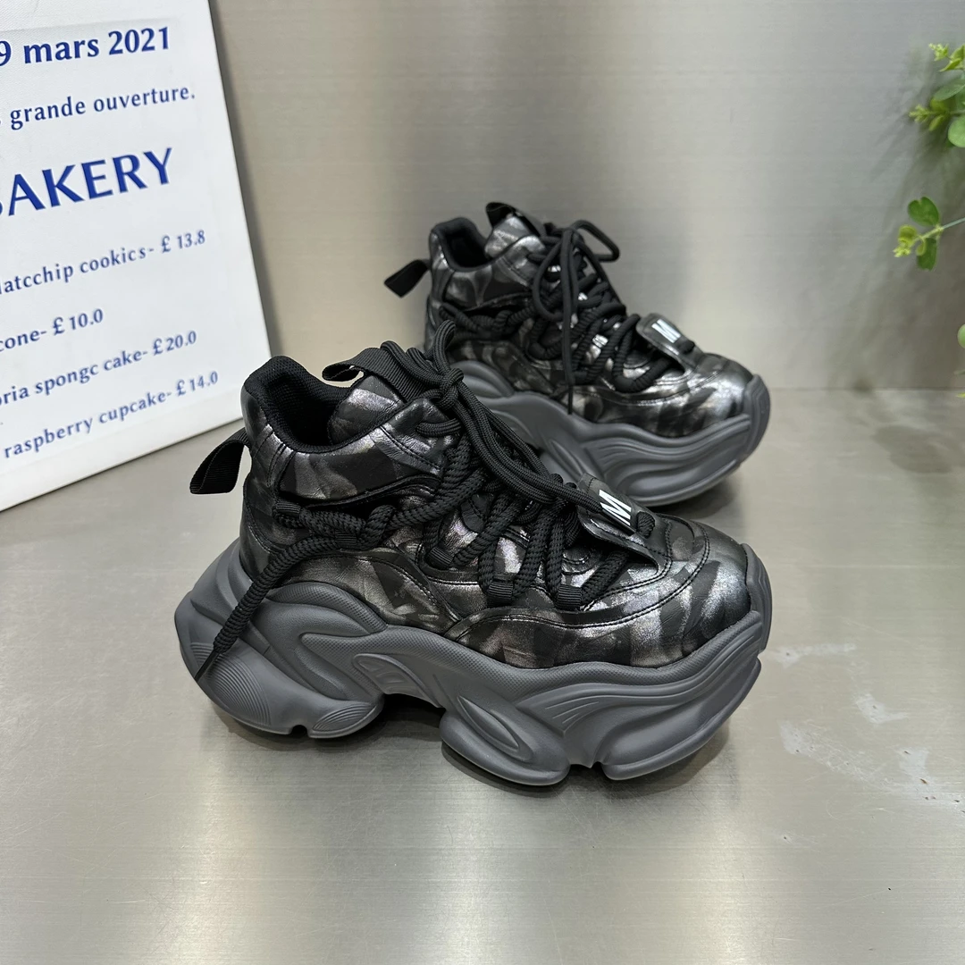 女士运动时尚休闲厚底百搭黑色高帮秋冬系带秋季新款高定潮流潮鞋