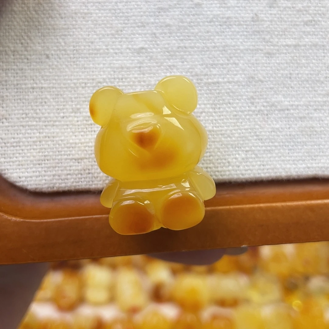 琥珀未镶嵌裸石小熊