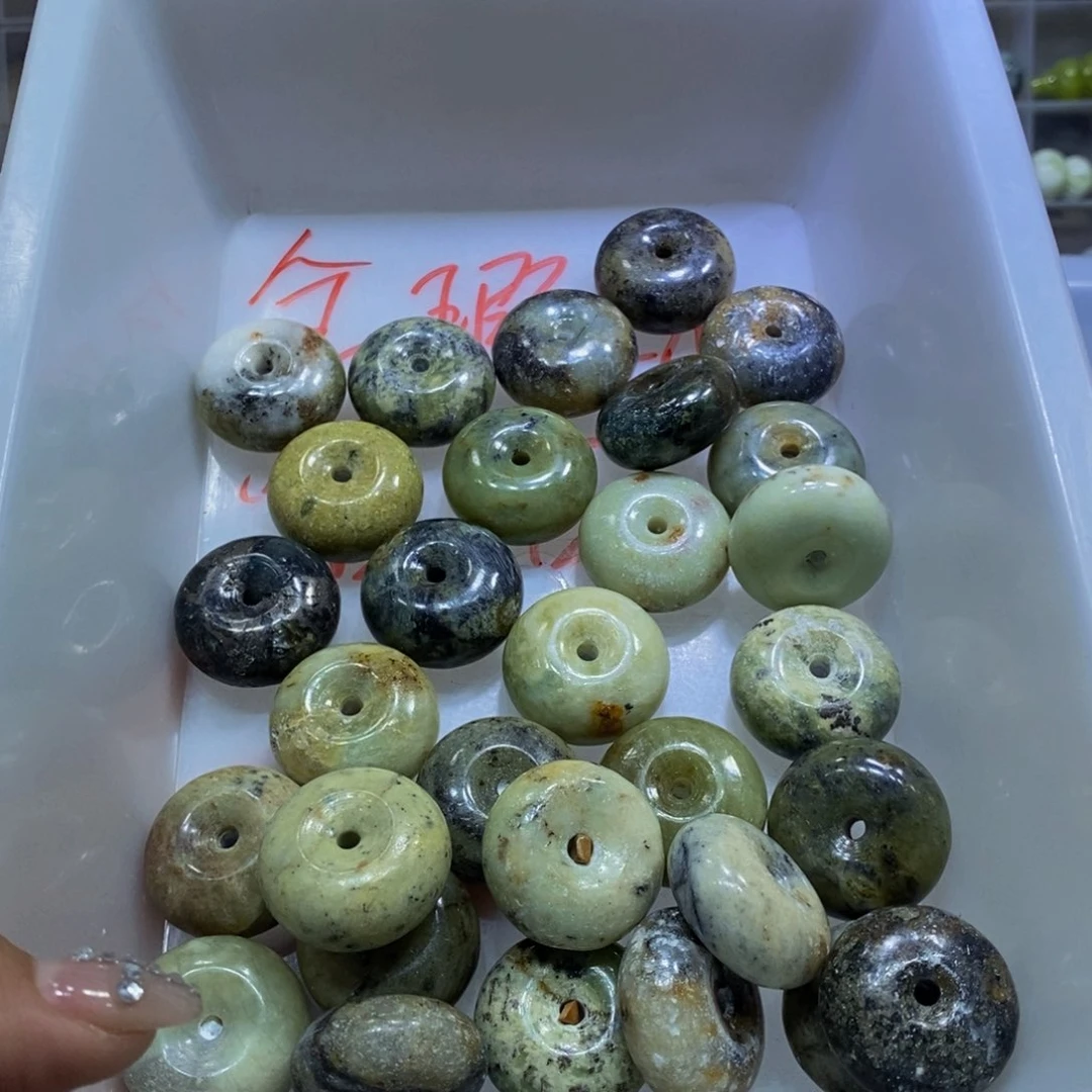 合金蛇纹石玉颈饰99