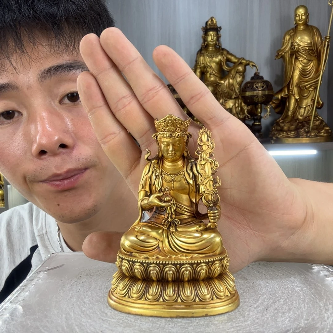 柏***化佛像的造型和造型都很精美