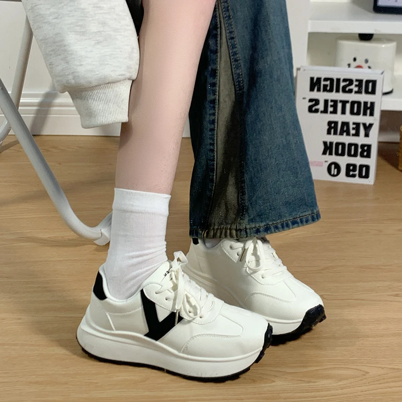 人本阿甘鞋女2025新款百搭休闲鞋chic鞋子女圆头厚底小白鞋运动鞋