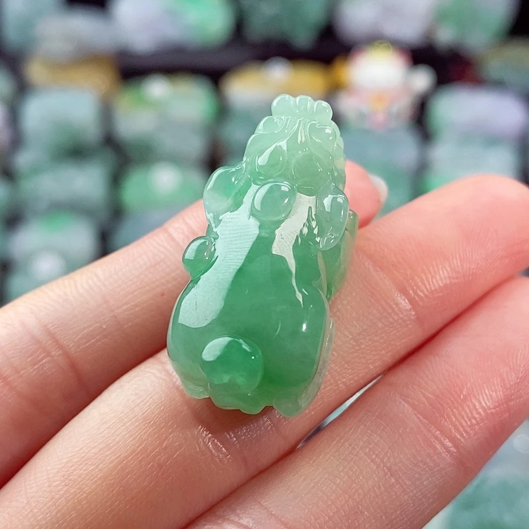 颈饰未镶嵌翡翠天然