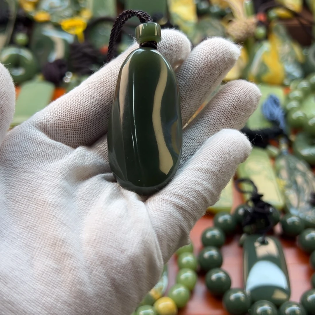 岫岩老玉（透闪石质玉）未镶嵌颈饰