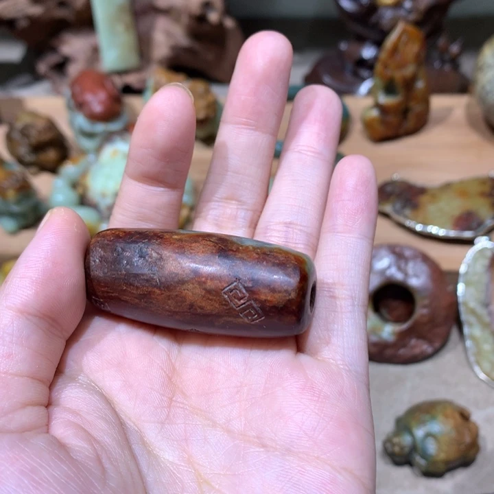 未镶嵌岫岩河磨玉（透闪石质玉）挂件