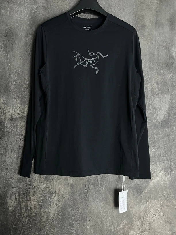 全新未使用 ARC'TERYX/始祖鸟 M码*1/黑色圆领长袖/01824