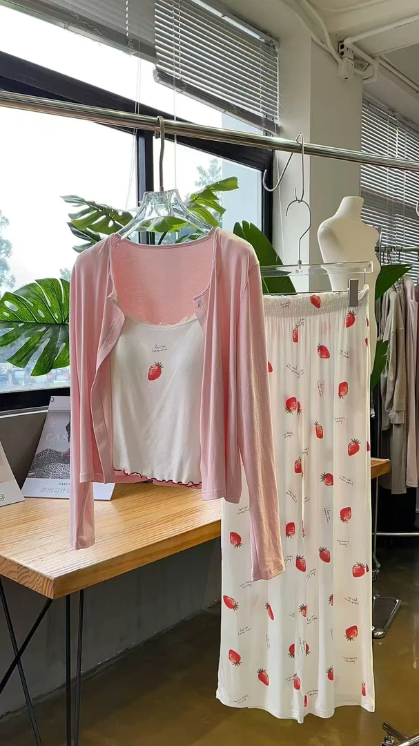 2025秋冬新款休闲可外穿印花草莓睡衣家居服251213