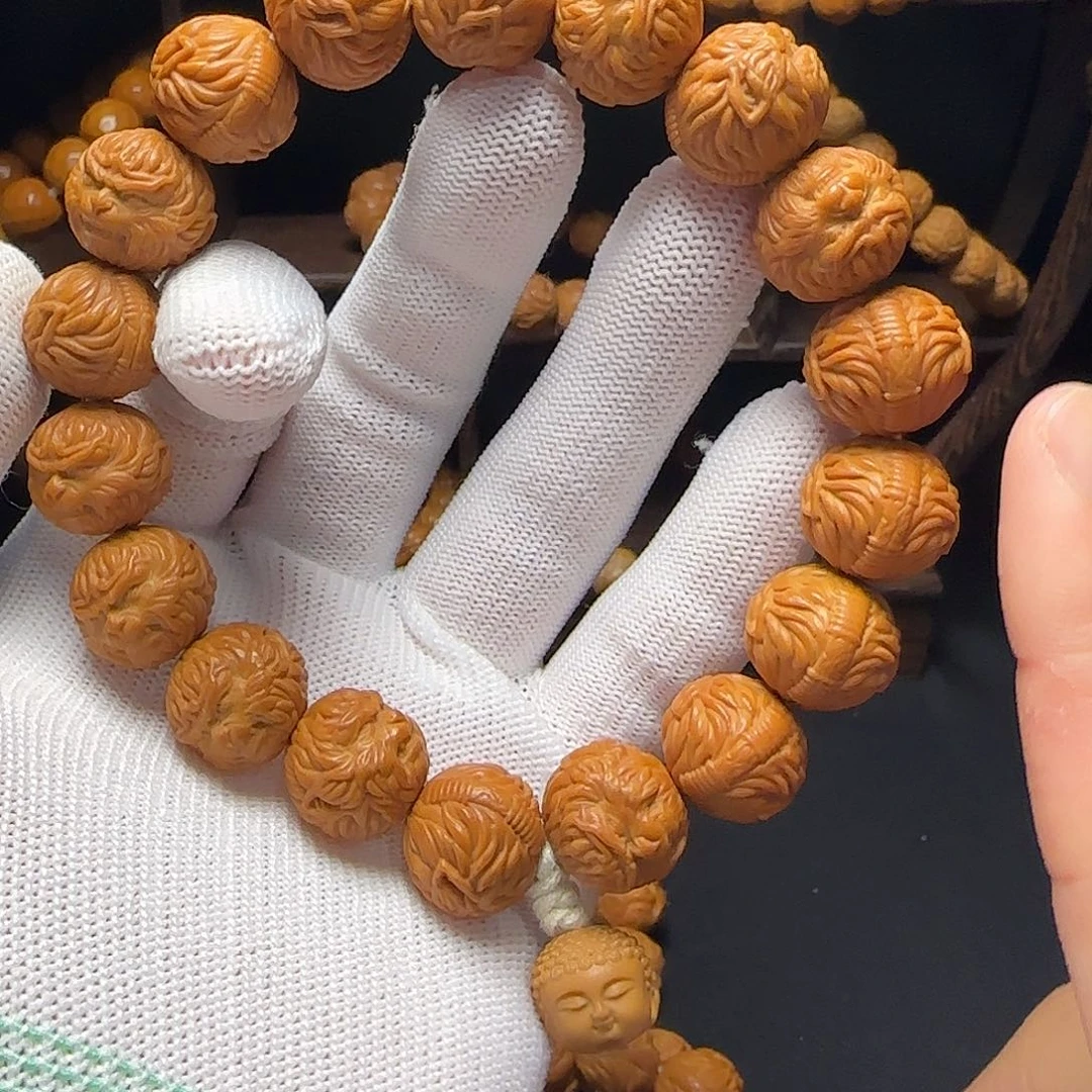 L***吊坠猴头核桃猴头