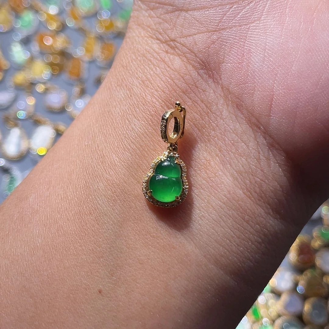 吊坠(不含链)18K金镶嵌翡翠