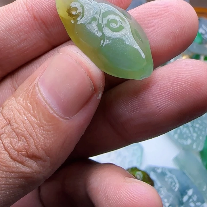 定制翡翠未镶嵌不包工