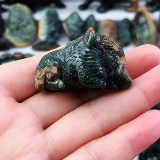 未镶嵌岫岩河磨玉（透闪石质玉）挂件