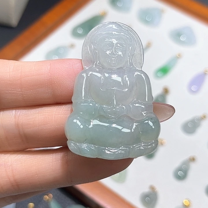 翡翠未镶嵌颈饰观音