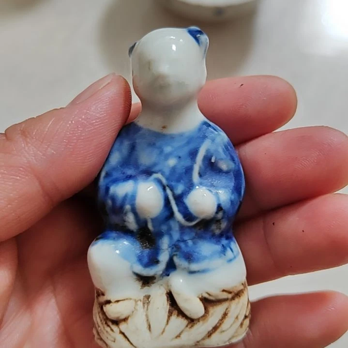 杯沈*其然单色釉的人物是第一个