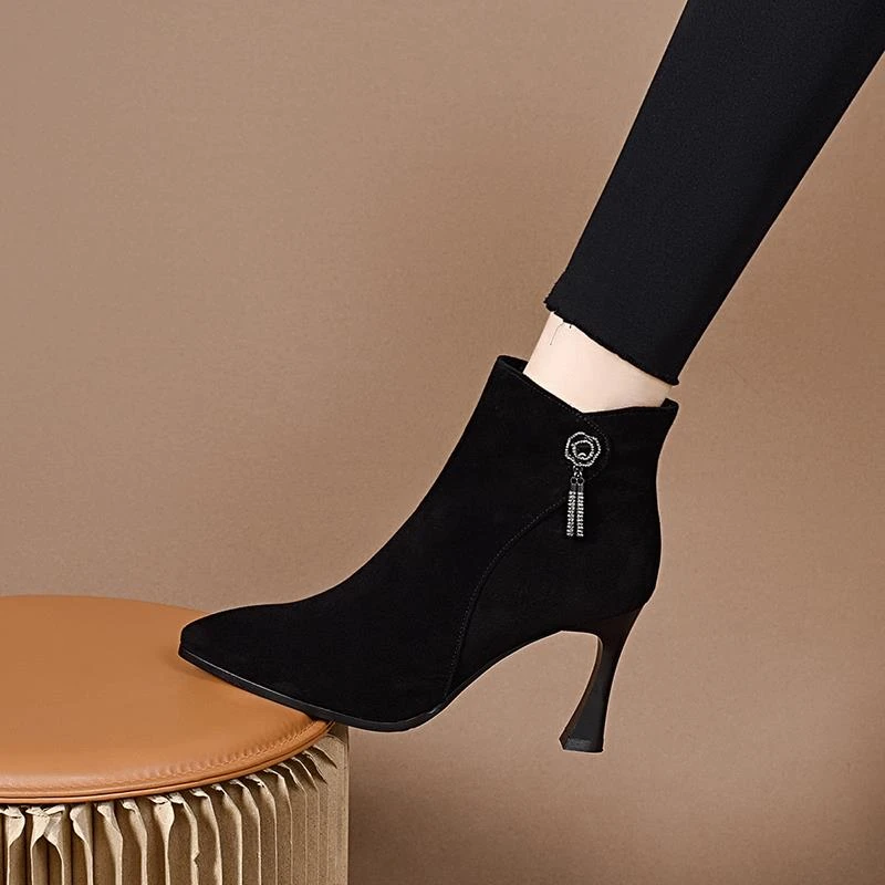 高跟鞋尖头真皮2025磨砂皮黑色短靴女爆款加绒配裙子羊皮及踝靴子