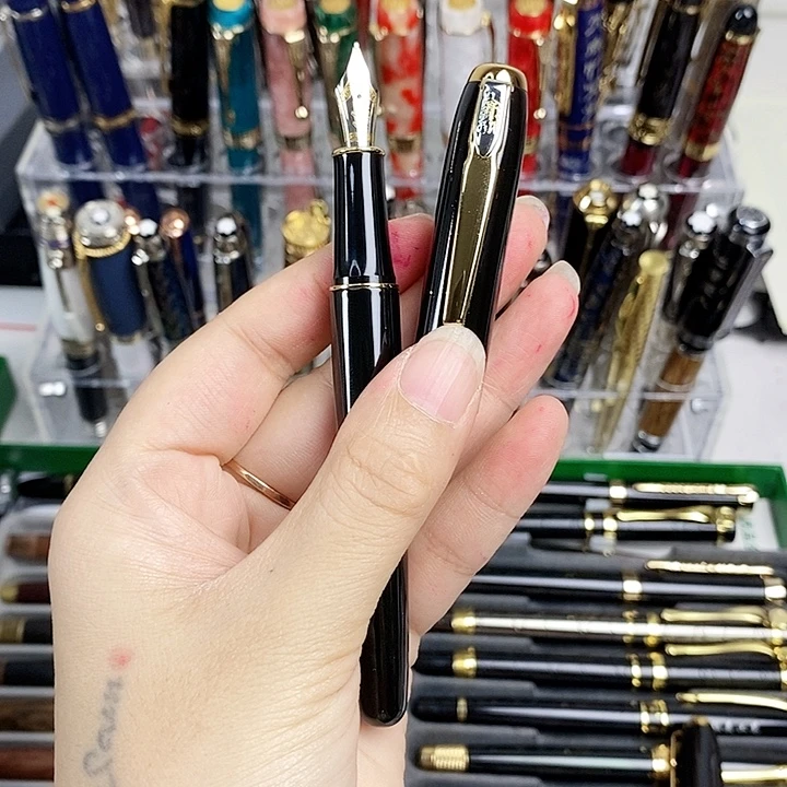 鳄鱼黑色螺纹吸墨器
