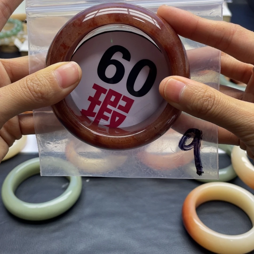 未镶嵌手镯石英质玉