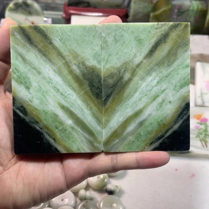 独山玉未镶嵌颈饰