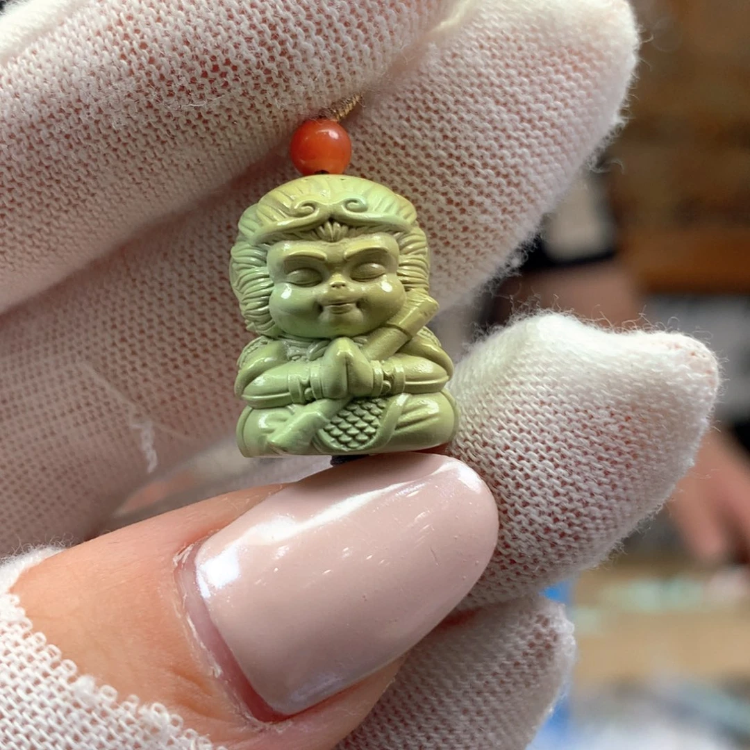 绿松石未镶嵌挂件