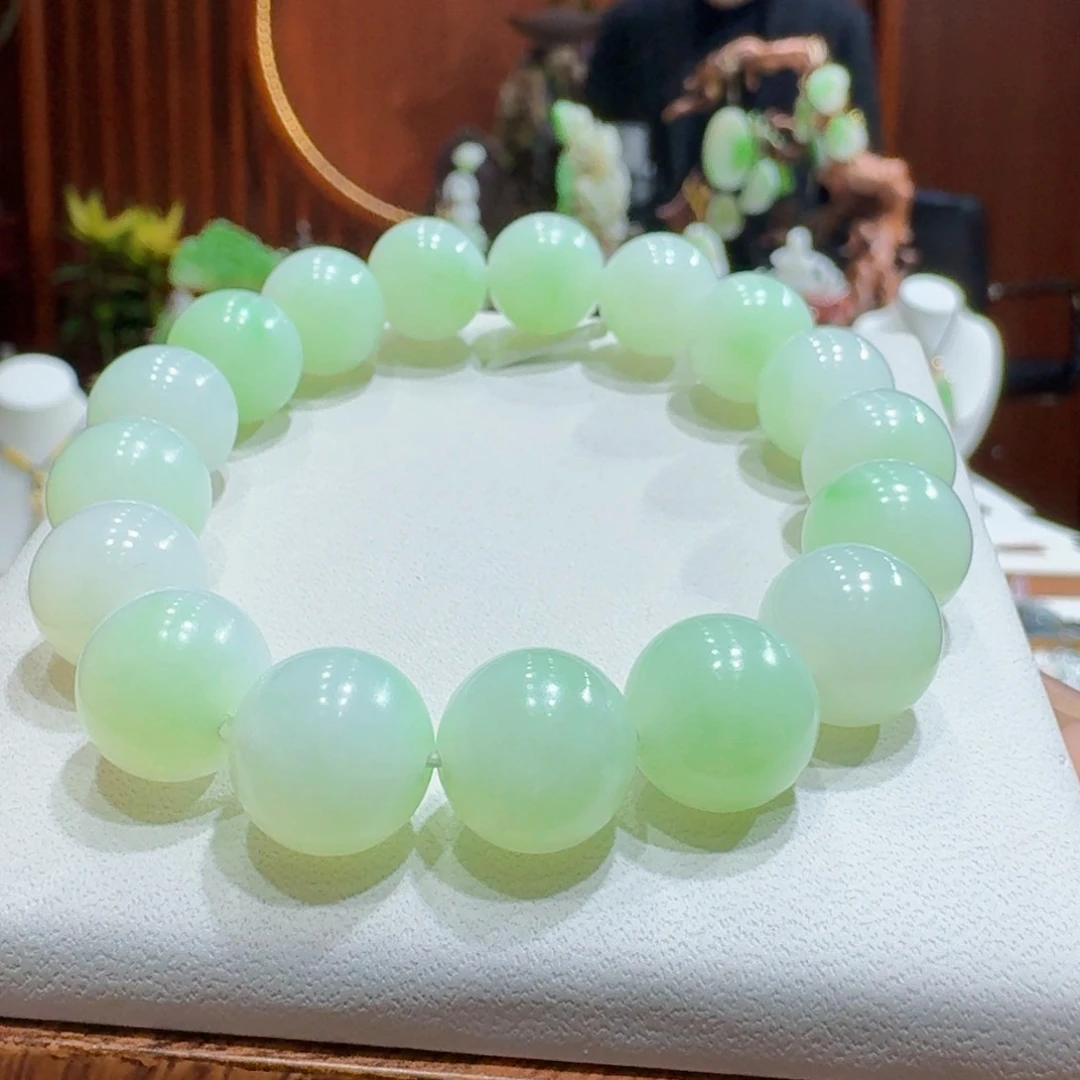 和田玉白底翠卡12未镶嵌