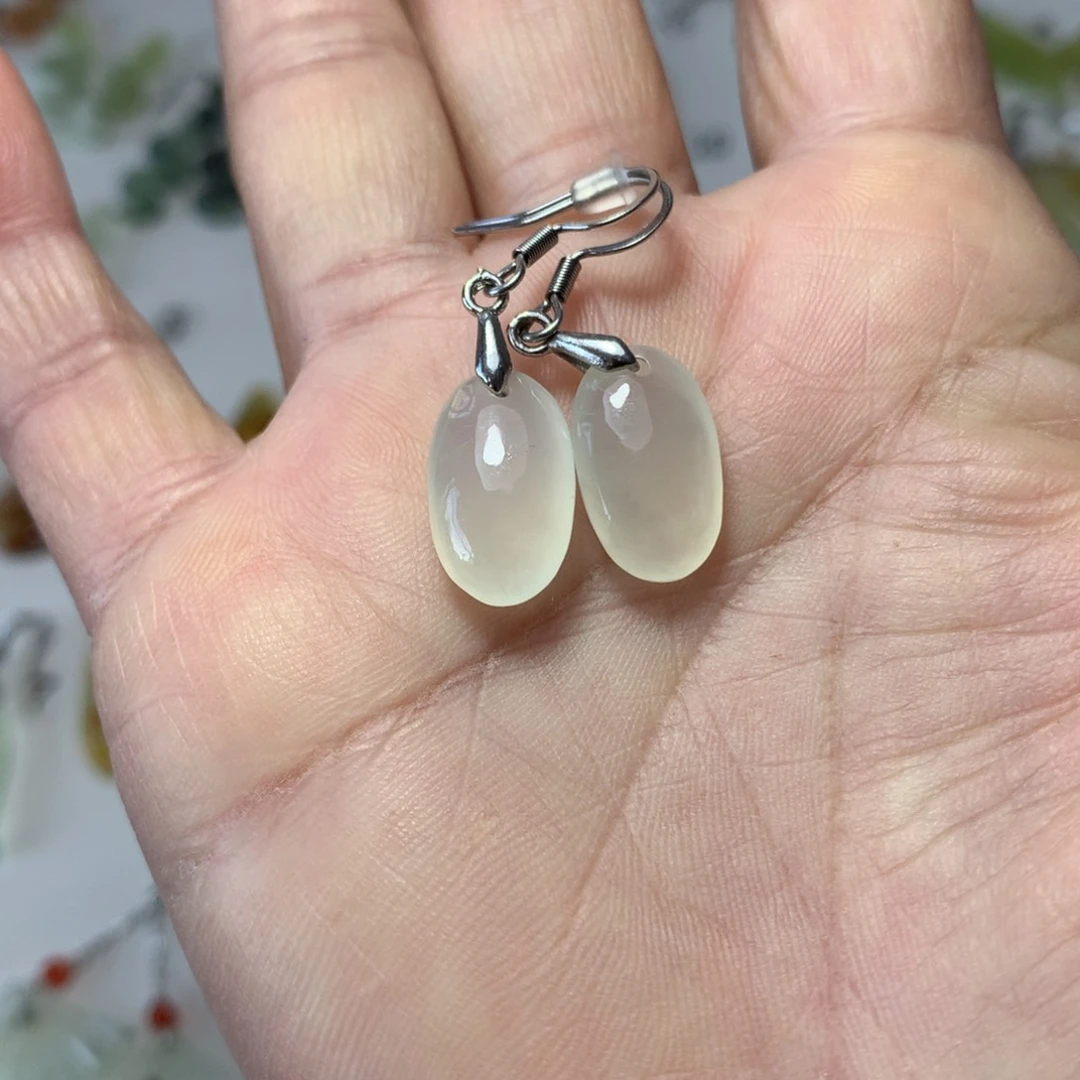 蛇纹石玉耳环未镶嵌依*