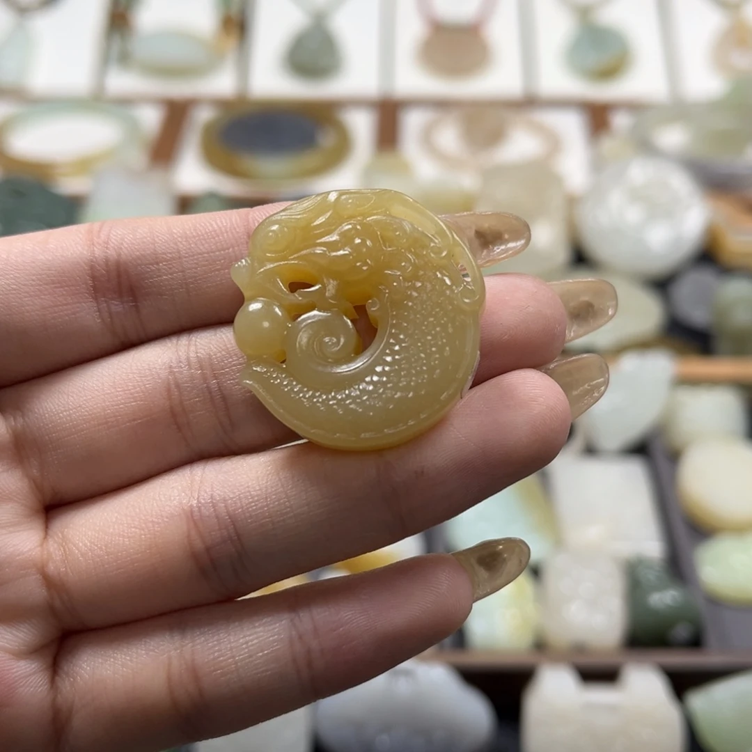 和田玉未镶嵌颈饰